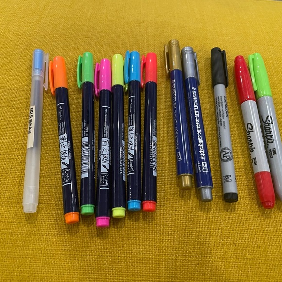 Colorful Assorted Pens Set - Picture 5 of 6